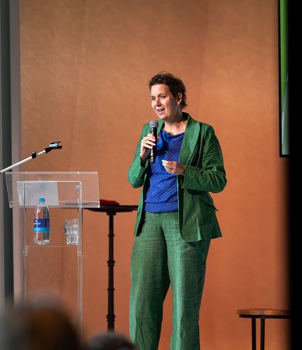 Monique Kremer klein